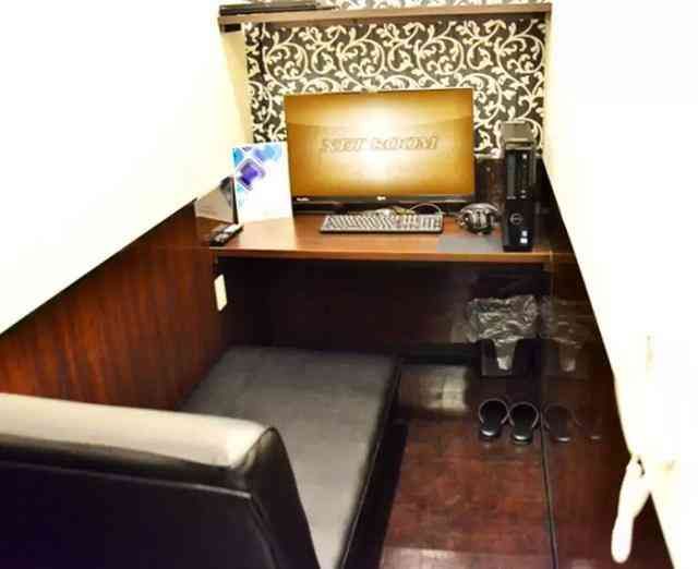 2000日元等于多少人民币（在岛国的网吧过夜是一种怎样的体验）(图9)