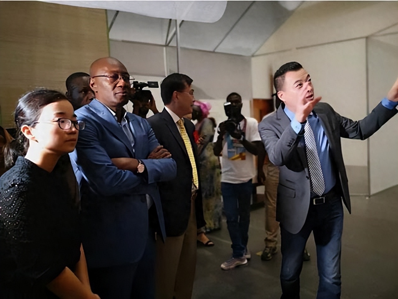 中国未来会黑人化吗（黑人男性在中国数量增加，和大量“黑二代”问题，中国如何应对）(图4)