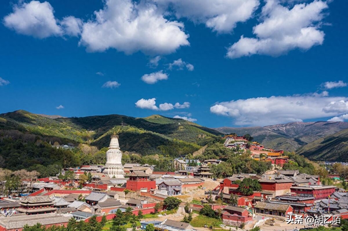中国的四大名山（中国最著名的4大佛教名山，看看你去过几个）(图2)