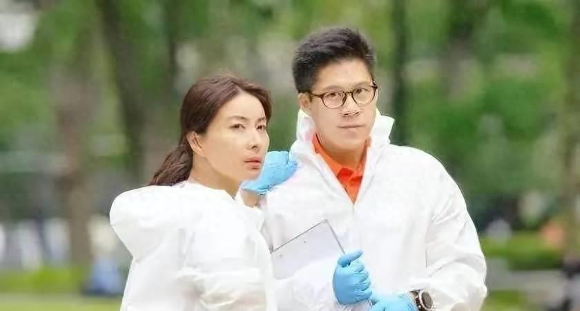 郭晶晶生了几个宝宝(霍家庆祝11周年!郭晶晶喜获三胎,老爷子大方奖励13亿)(图1) 郭晶晶生了几个宝宝(霍家庆祝11周年!郭晶晶喜获三胎,老爷子大方奖励13亿)(图1)