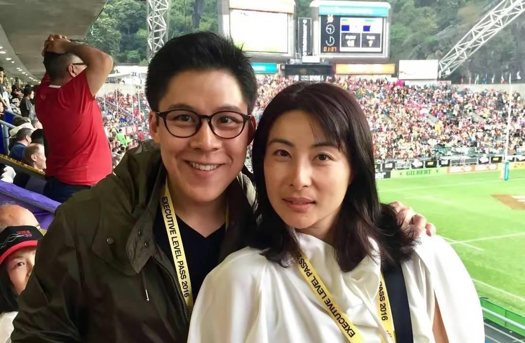 郭晶晶生了几个宝宝(霍家庆祝11周年!郭晶晶喜获三胎,老爷子大方奖励13亿)(图2) 郭晶晶生了几个宝宝(霍家庆祝11周年!郭晶晶喜获三胎,老爷子大方奖励13亿)(图2)