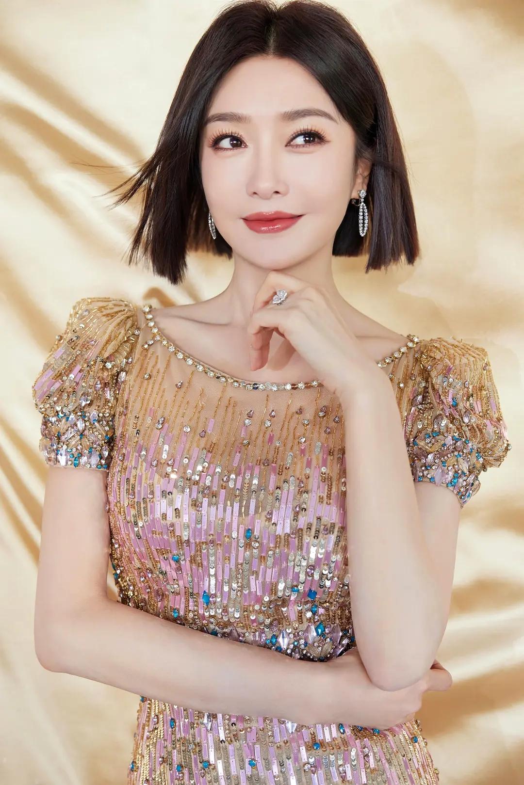 秦岚个人资料（秦岚：44岁还未婚，魏大勋是她的归宿吗）(图4)