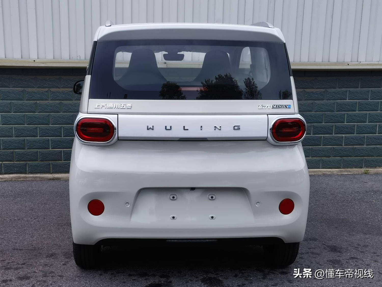 五菱宏光迷你mini版电动车（新车 | 现款4.38万起，新款宏光MINIEV马卡龙实车曝光，灯组更圆润）(图2)