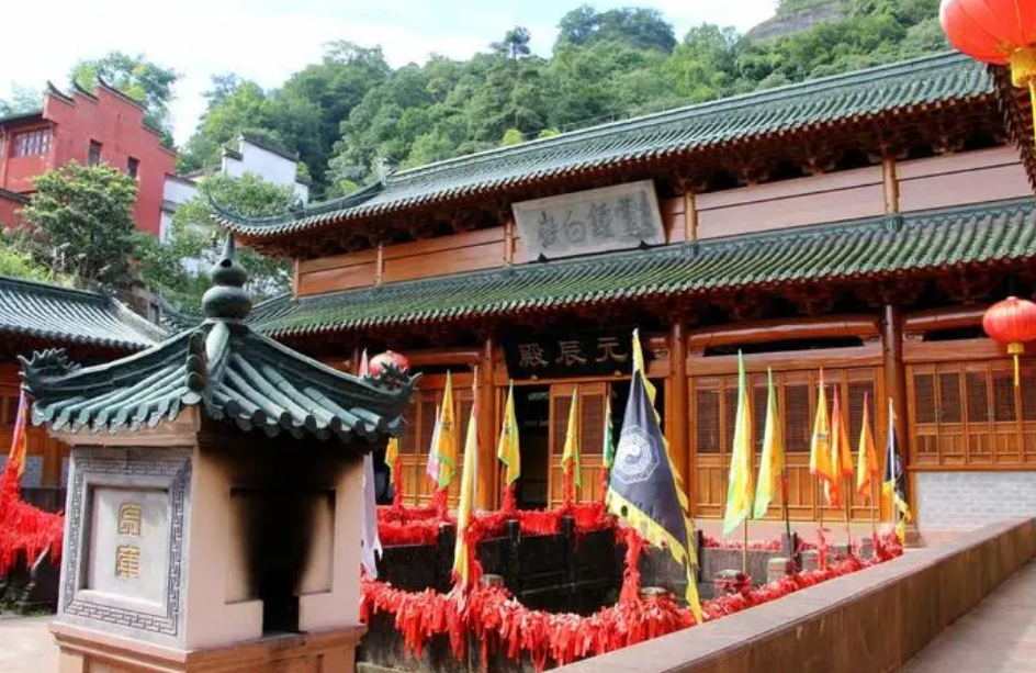 道教四大名山(道教四大名山,去过一个都不负此生,你去过几个)(图10) 道教四大名山(道教四大名山,去过一个都不负此生,你去过几个)(图10)