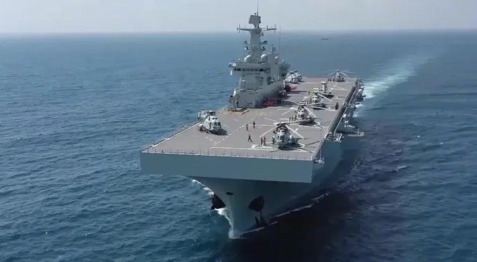 中国海军舰艇大全（2023年中国海军新服役和下水主战舰艇大盘点，列强竟是我自己！）(图9)